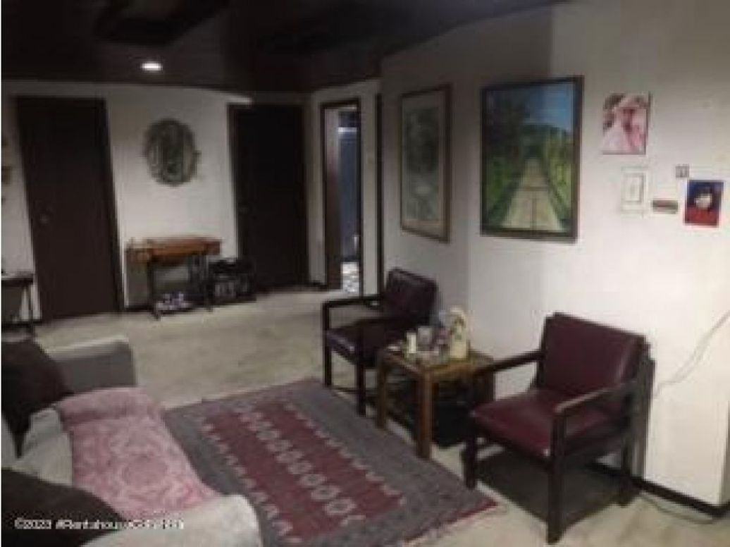 Casa de 4 alcobas en venta en Lago Gaitan, Bogotá, 480 m² · foto 15 de 20