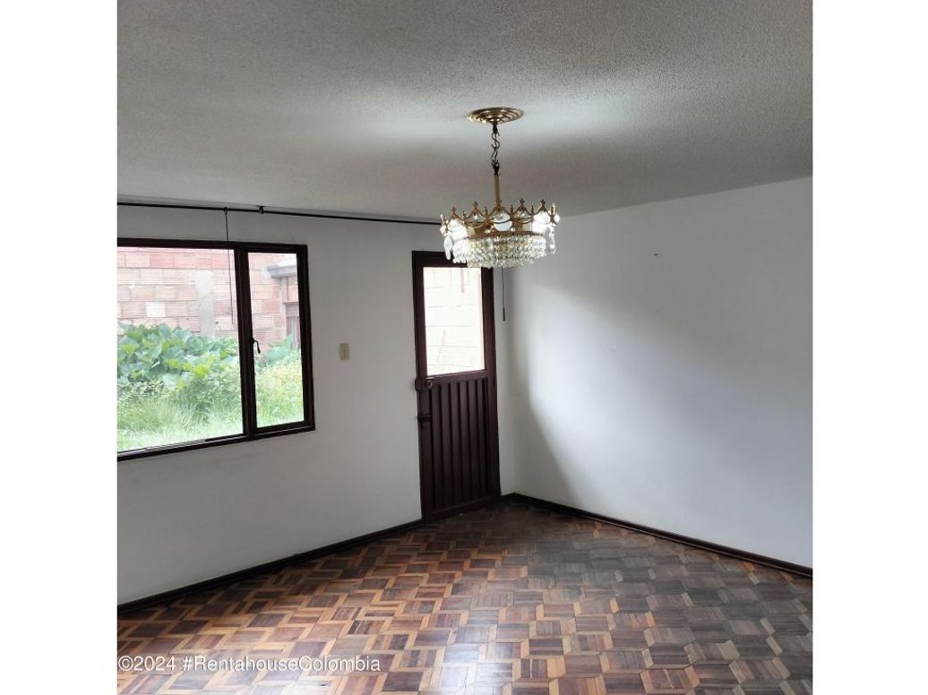 Casa de 5 alcobas en venta en Salitre Greco, Bogotá, 300 m² · foto 13 de 20