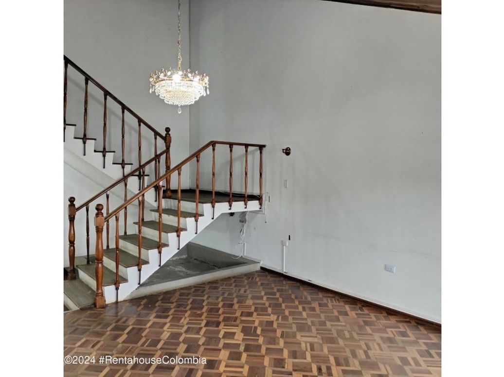 Casa de 5 alcobas en venta en Salitre Greco, Bogotá, 300 m² · foto 7 de 20