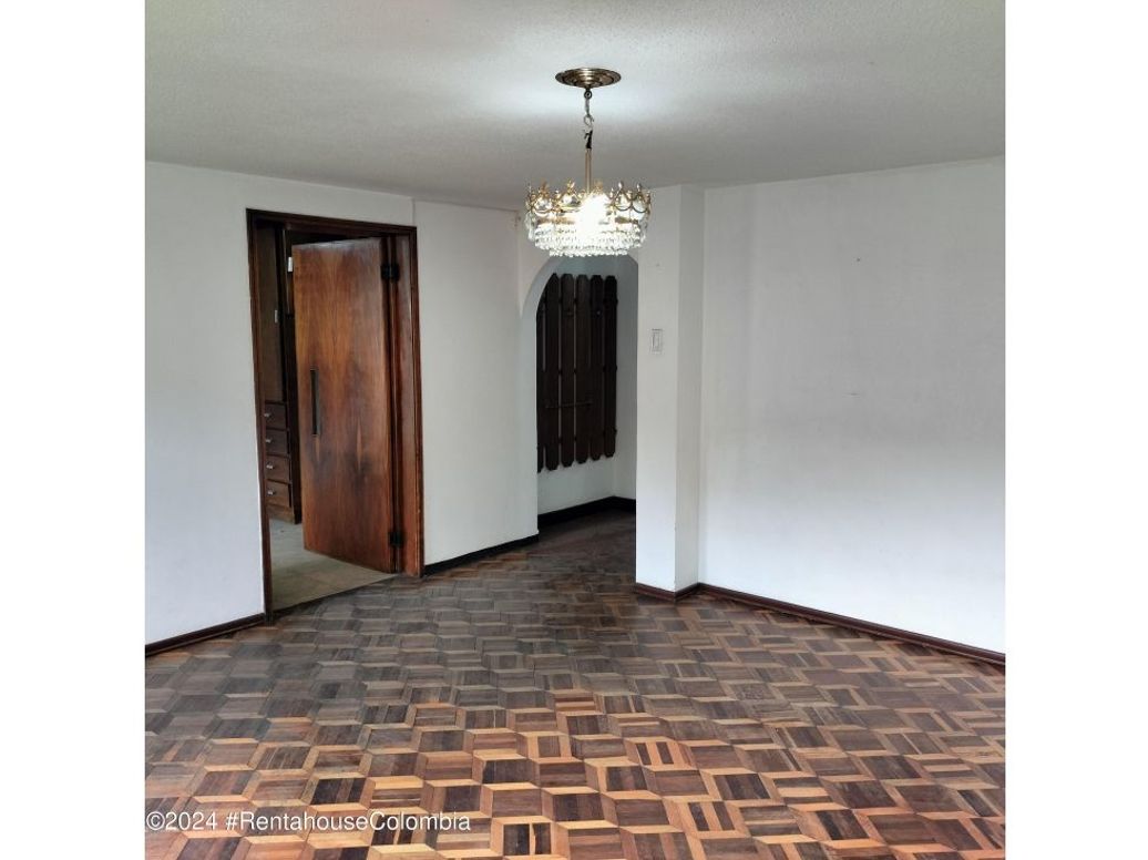 Casa de 5 alcobas en venta en Salitre Greco, Bogotá, 300 m² · foto 14 de 20
