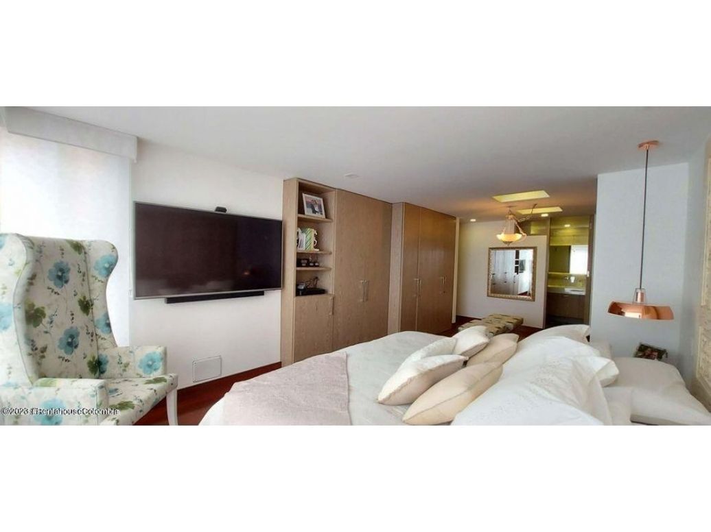 Apartamento de 3 alcobas en venta en El Refugio, Bogotá, 159 m² · foto 20 de 20