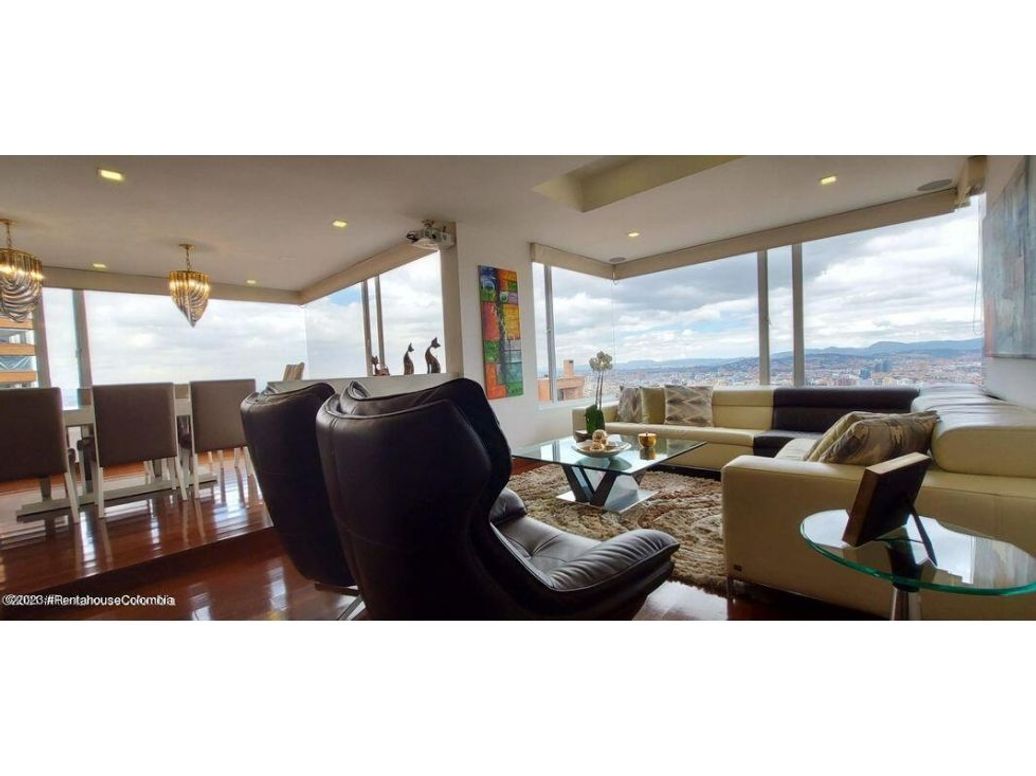 Apartamento de 3 alcobas en venta en El Refugio, Bogotá, 159 m² · foto 7 de 20