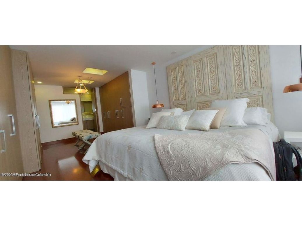 Apartamento de 3 alcobas en venta en El Refugio, Bogotá, 159 m² · foto 19 de 20