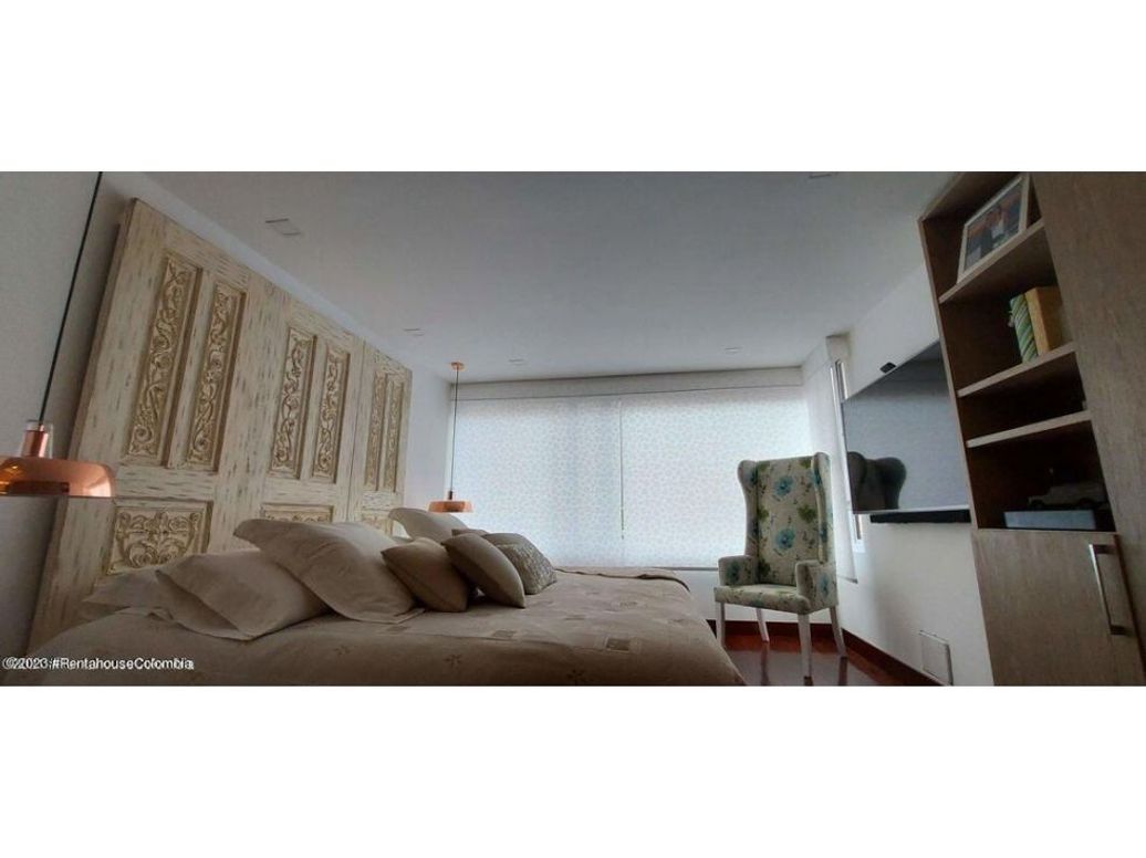 Apartamento de 3 alcobas en venta en El Refugio, Bogotá, 159 m² · foto 18 de 20