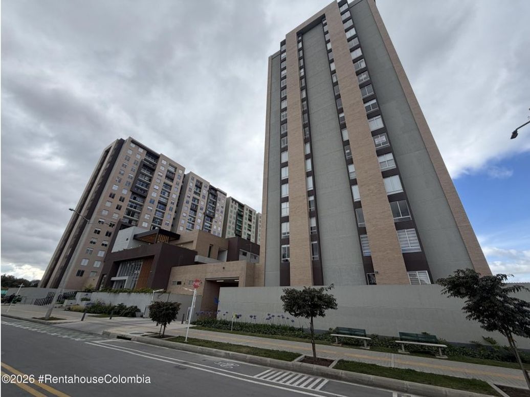 Apartamento de 2 alcobas en venta en Lagos De Torca, Bogotá, 72 m² · foto 2 de 20