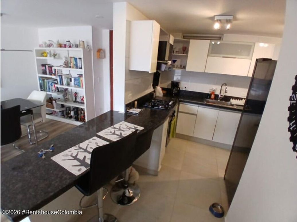 Apartamento de 2 alcobas en venta en Cedritos, Bogotá, 75 m² · foto 9 de 18