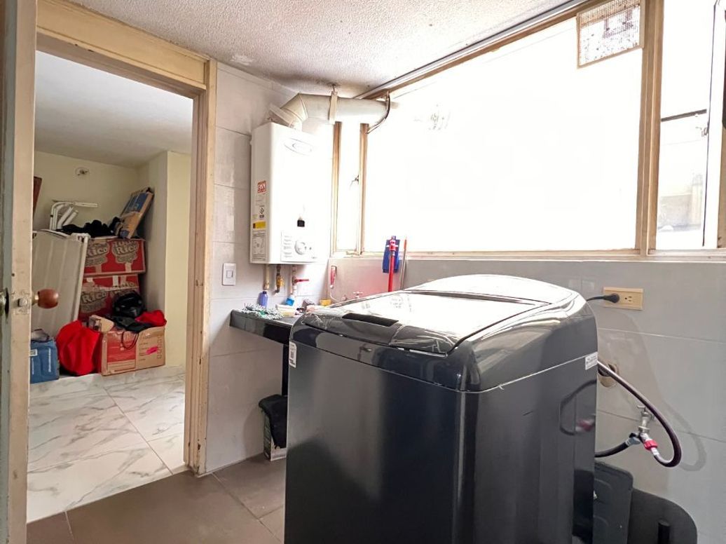 Apartamento de 4 alcobas en venta en Santa Barbara Central, Bogotá, 194 m² · foto 10 de 19