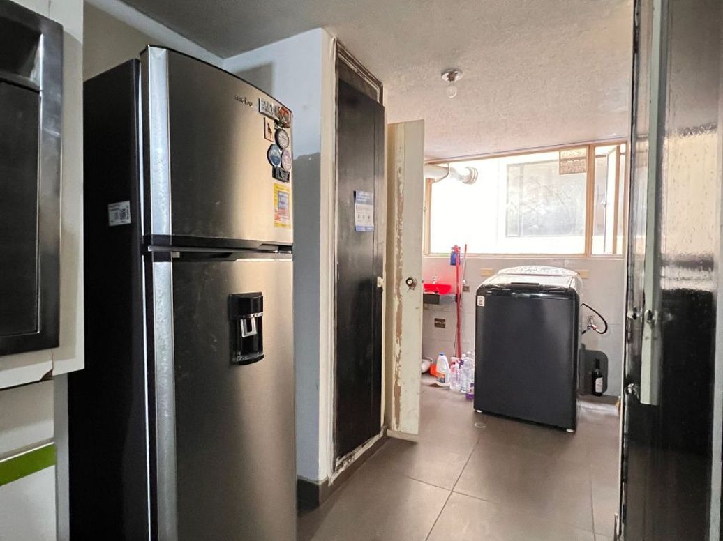 Apartamento de 4 alcobas en venta en Santa Barbara Central, Bogotá, 194 m² · foto 9 de 19