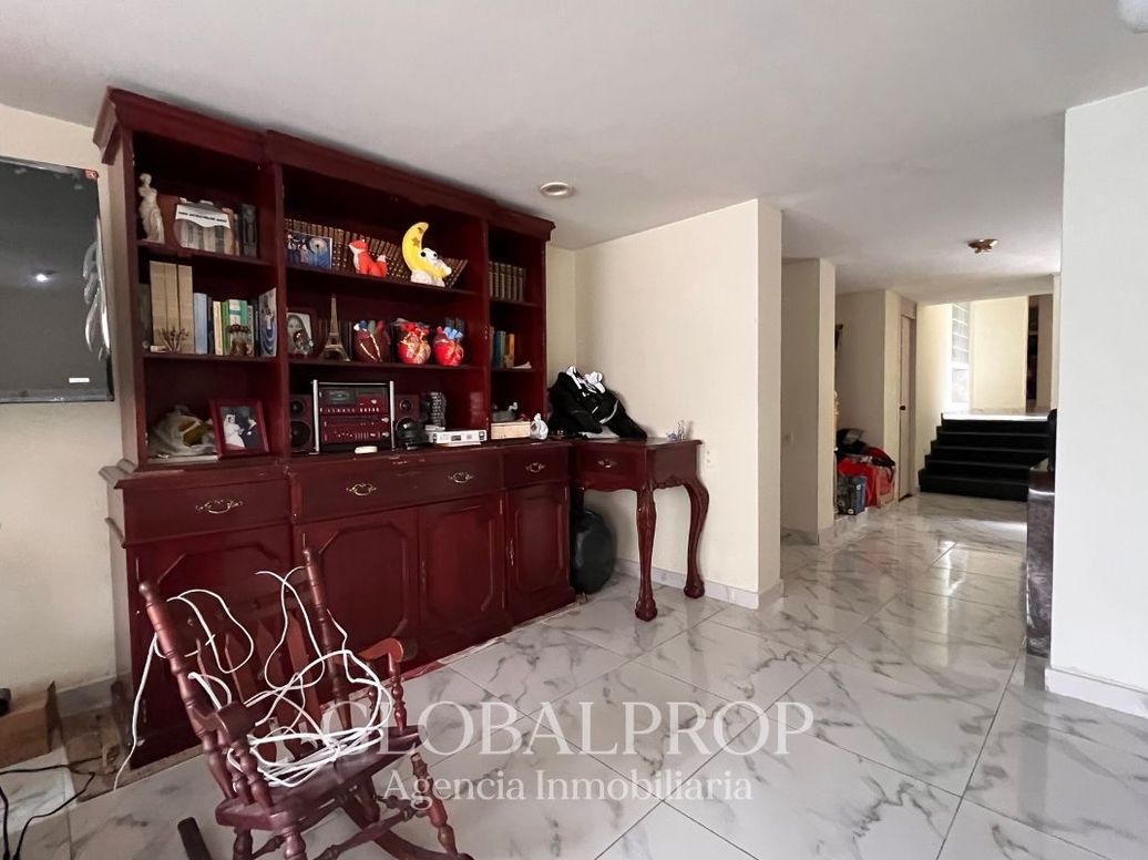 Apartamento de 4 alcobas en venta en Santa Barbara Central, Bogotá, 194 m² · foto 6 de 19