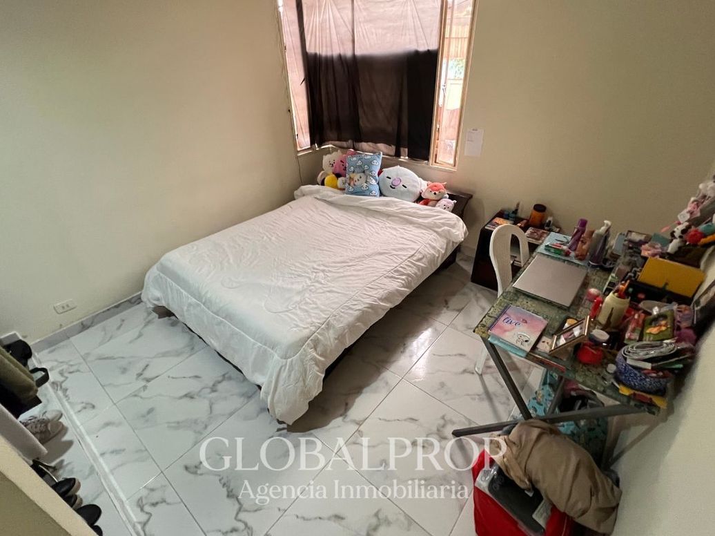 Apartamento de 4 alcobas en venta en Santa Barbara Central, Bogotá, 194 m² · foto 13 de 19