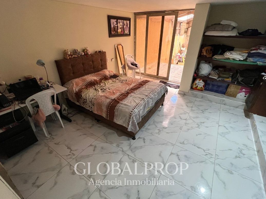 Apartamento de 4 alcobas en venta en Santa Barbara Central, Bogotá, 194 m² · foto 14 de 19
