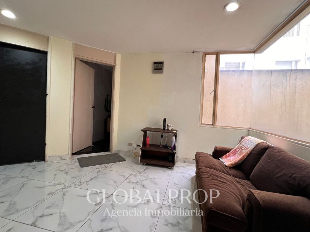 Apartamento de 4 alcobas en venta en Santa Barbara Central, Bogotá, 194 m² · foto 11 de 19