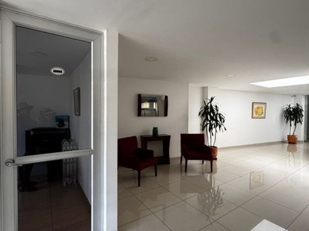 Apartamento de 2 alcobas en venta en San José Del Prado, Bogotá, 61 m² · foto 10 de 20