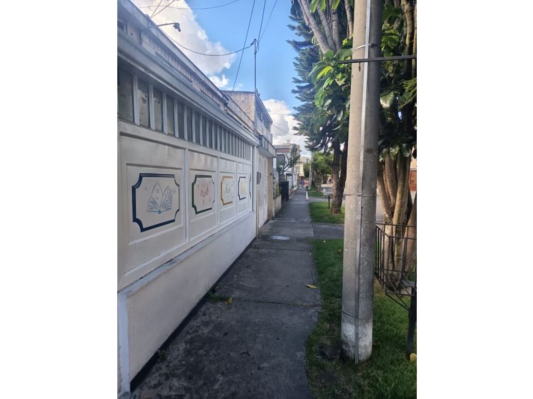 Casa de 7 alcobas en venta en José Joaquín Vargas, Bogotá, 470 m² · foto 3 de 20