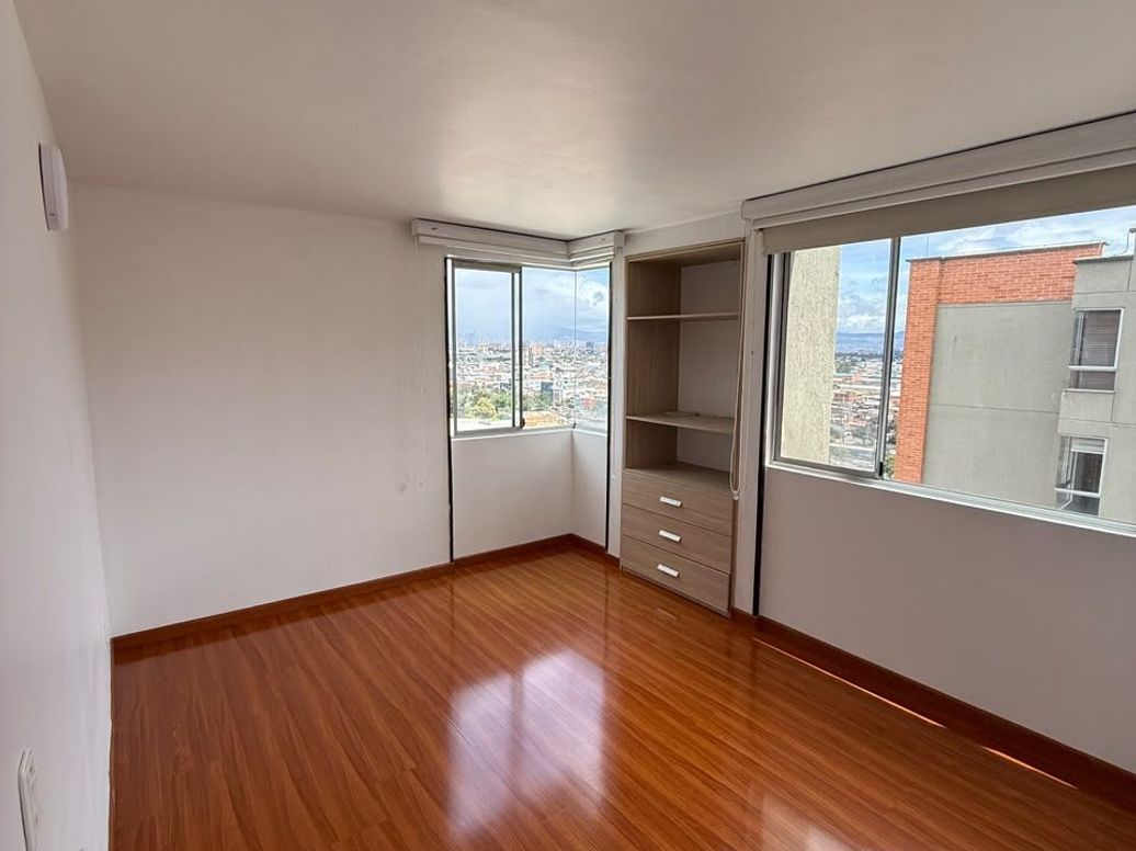 Apartamento de 3 alcobas en venta en Santa Rosa, Bogotá, 111 m² · foto 10 de 17