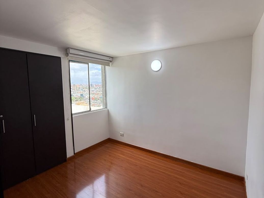 Apartamento de 3 alcobas en venta en Santa Rosa, Bogotá, 111 m² · foto 5 de 17