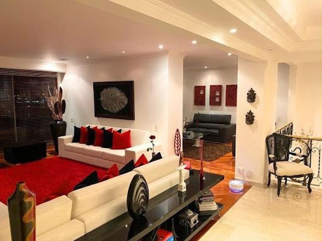 Apartamento de 3 alcobas en venta en Santa Barbara Alta, Bogotá, 300 m² · foto 2 de 13