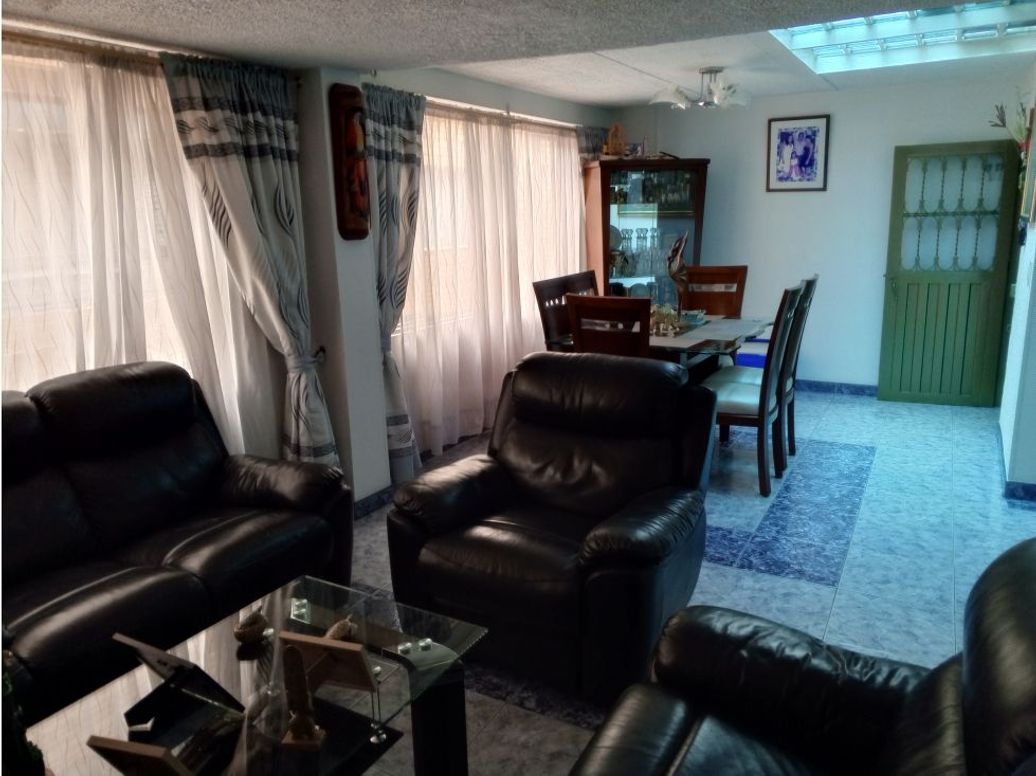 Casa de 11 alcobas en venta en Alqueria La Fragua, Bogotá, 336 m² · foto 15 de 20