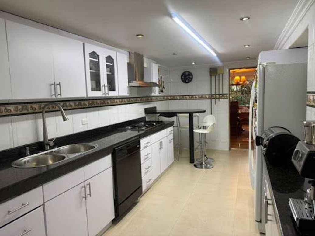 Casa de 4 alcobas en venta en Alhambra, Bogotá, 302 m² · foto 7 de 20