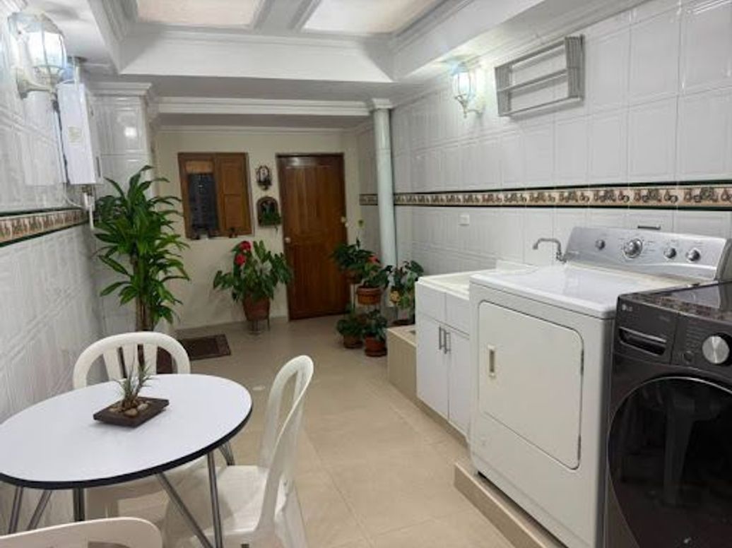 Casa de 4 alcobas en venta en Alhambra, Bogotá, 302 m² · foto 8 de 20