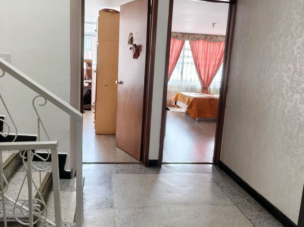 Casa de 6 alcobas en venta en 11 De Noviembre, Bogotá, 320 m² · foto 9 de 20