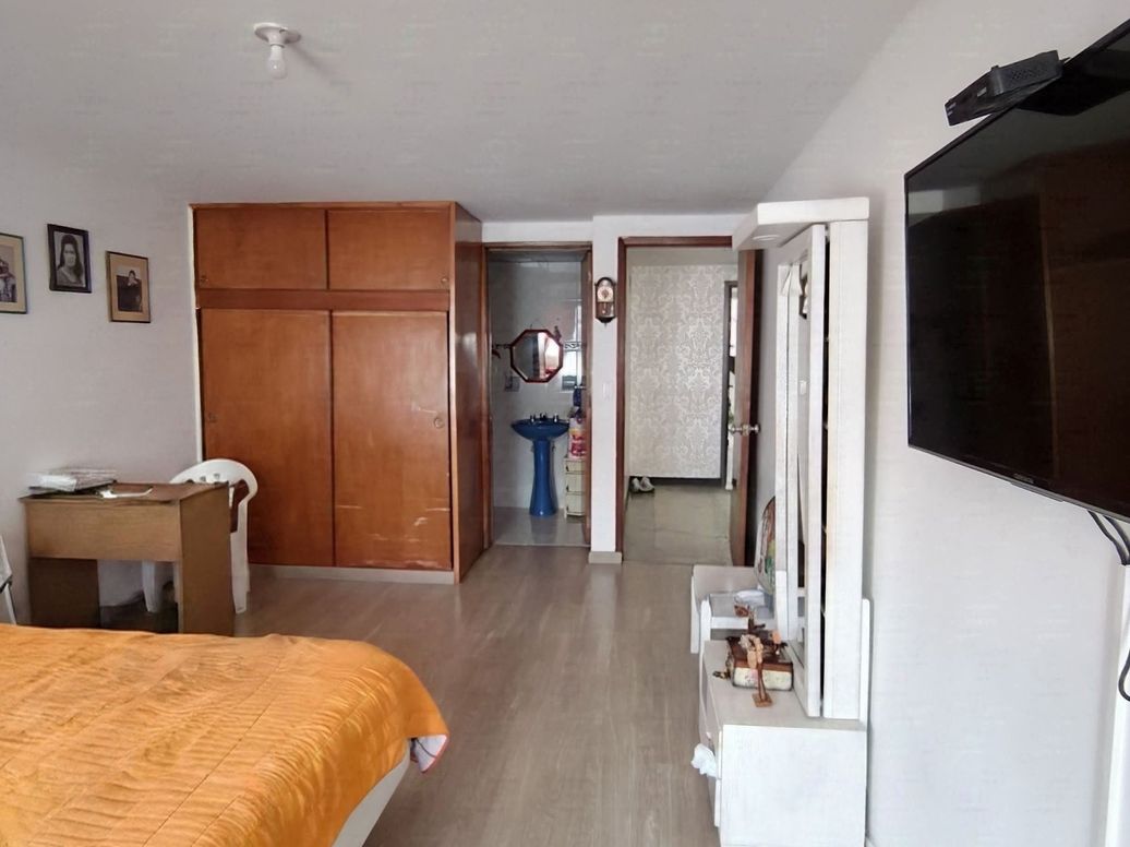 Casa de 6 alcobas en venta en 11 De Noviembre, Bogotá, 320 m² · foto 19 de 20