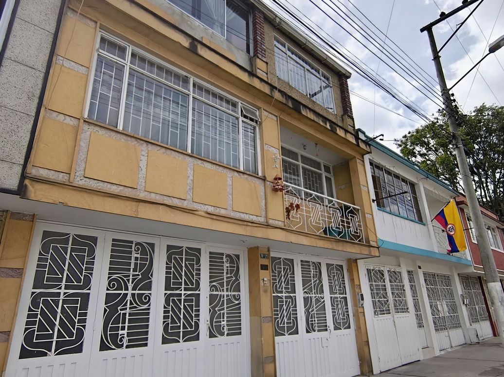 Casa de 6 alcobas en venta en 11 De Noviembre, Bogotá, 320 m² · foto 11 de 20