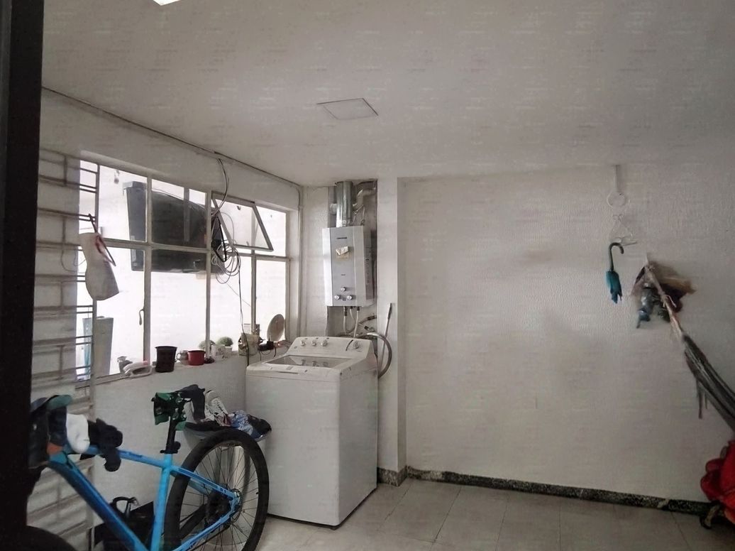 Casa de 6 alcobas en venta en 11 De Noviembre, Bogotá, 320 m² · foto 7 de 20