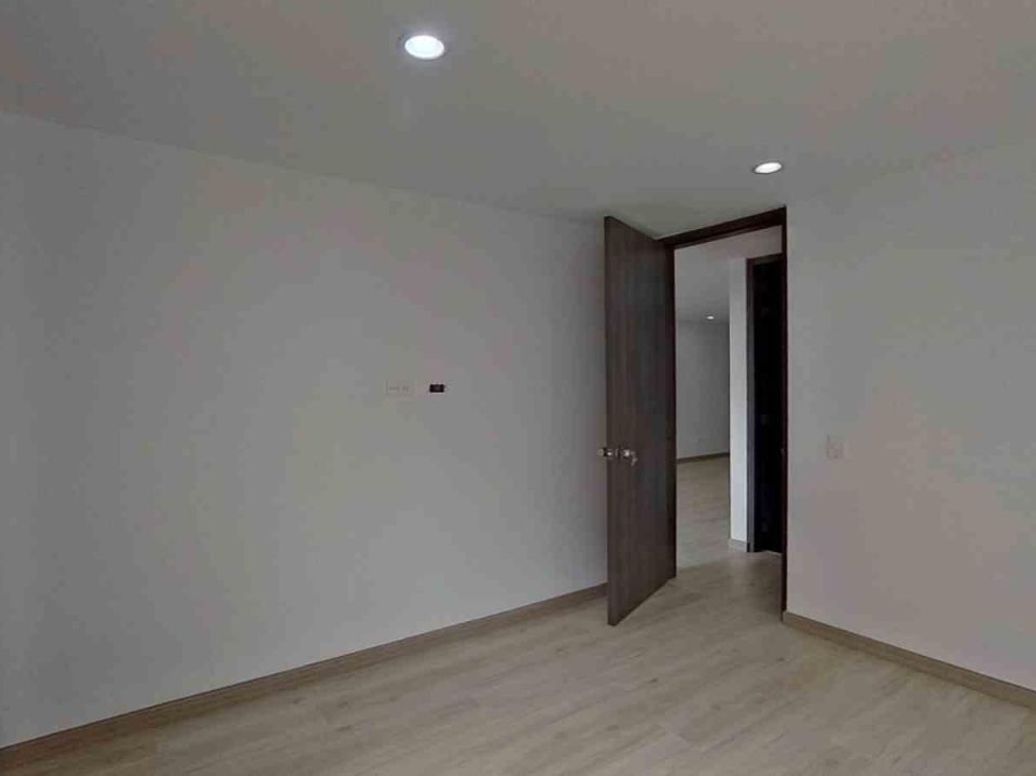 Apartamento de 3 alcobas en venta en Cedritos, Bogotá, 85 m² · foto 12 de 20