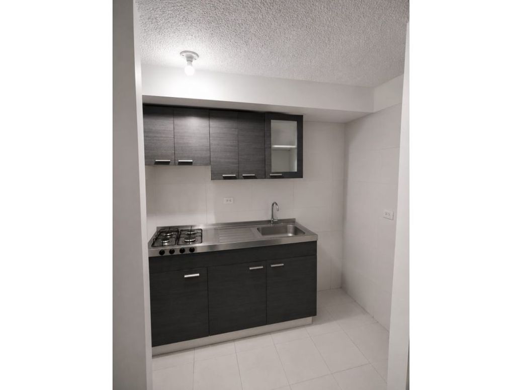 Apartamento de 3 alcobas en venta en Fontibón, Bogotá, 51 m² · foto 3 de 10