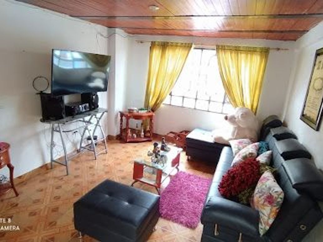 Casa de 4 alcobas en venta en Alfonso López Sector El Progreso, Bogotá, 311 m² · foto 2 de 20