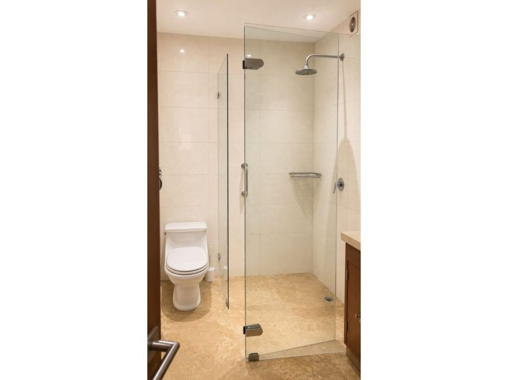 Apartamento de 3 alcobas en venta en Los Rosales, Bogotá, 210 m² · foto 8 de 20