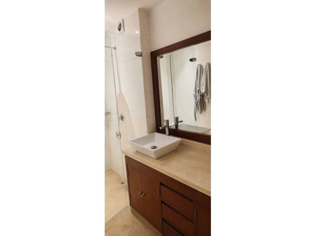 Apartamento de 3 alcobas en venta en Los Rosales, Bogotá, 210 m² · foto 6 de 20