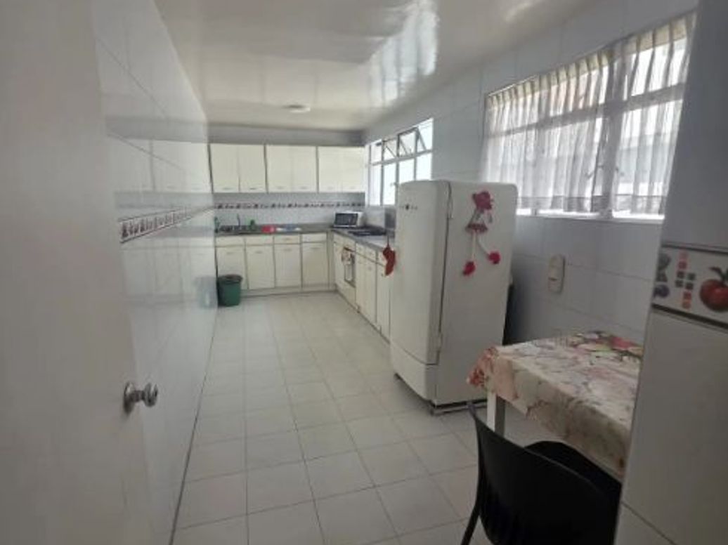 Casa de 4 alcobas en venta en Campin, Bogotá, 250 m² · foto 6 de 16