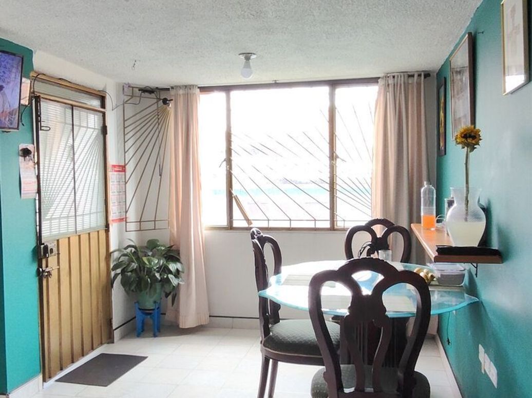 Casa de 8 alcobas en venta en Bellavista, Bogotá, 294 m² · foto 4 de 20