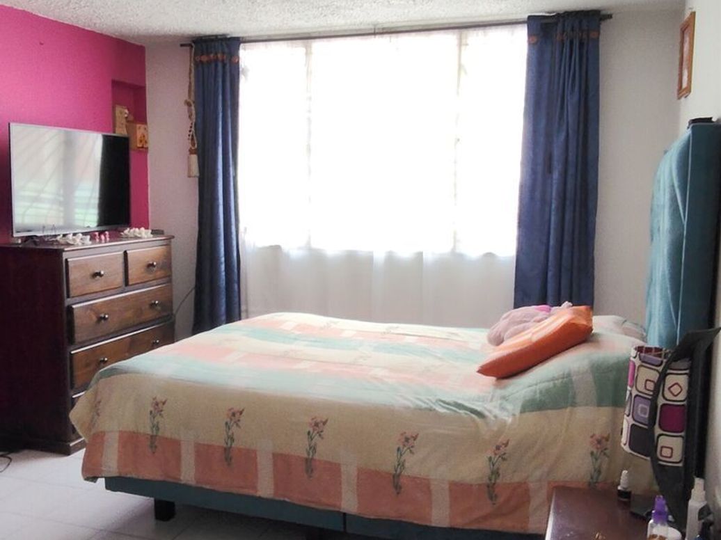 Casa de 8 alcobas en venta en Bellavista, Bogotá, 294 m² · foto 9 de 20