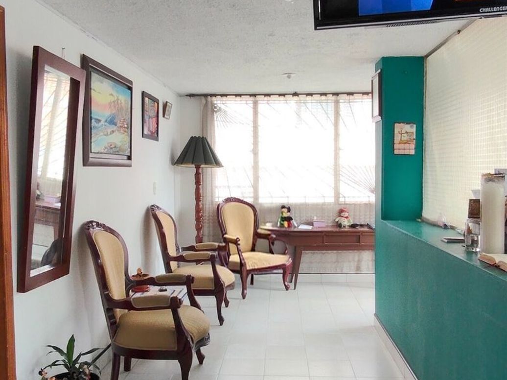 Casa de 8 alcobas en venta en Bellavista, Bogotá, 294 m² · foto 3 de 20