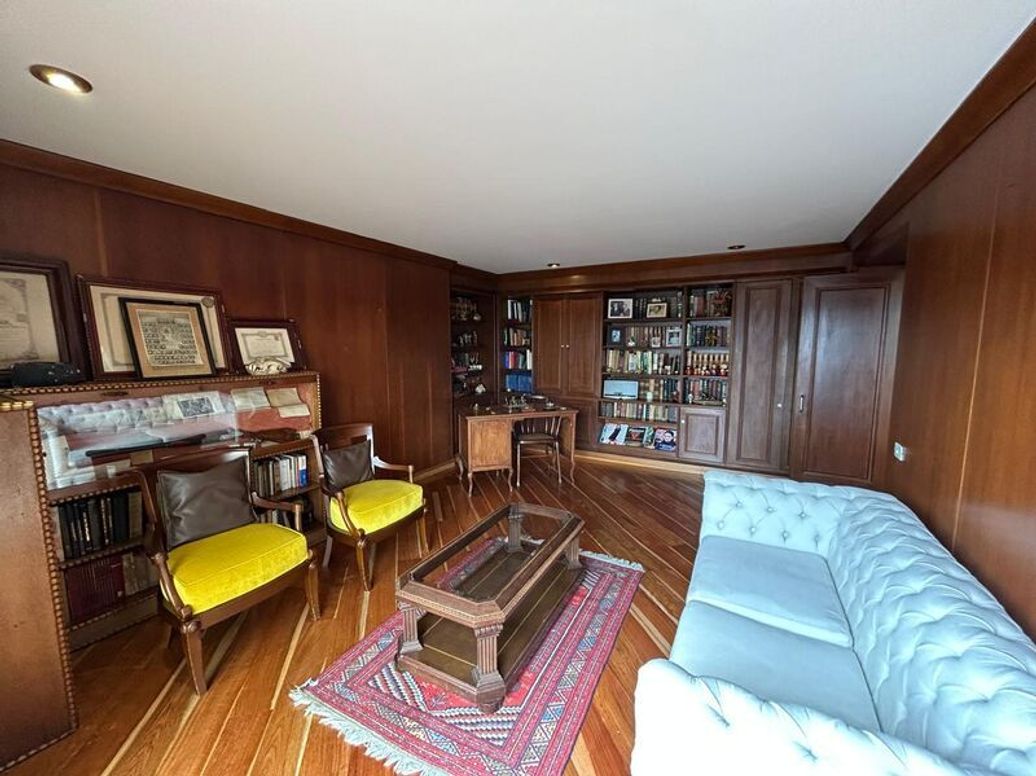 Apartamento de 4 alcobas en venta en El Refugio, Bogotá, 331 m² · foto 6 de 20