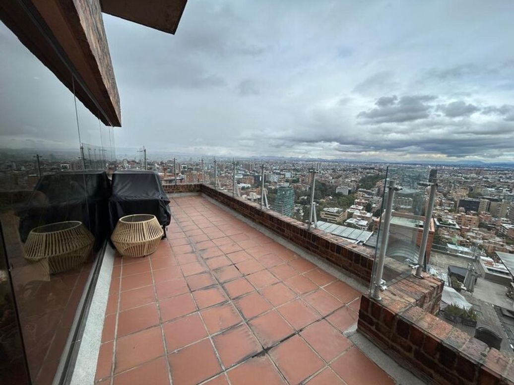 Apartamento de 4 alcobas en venta en El Refugio, Bogotá, 331 m² · foto 12 de 20