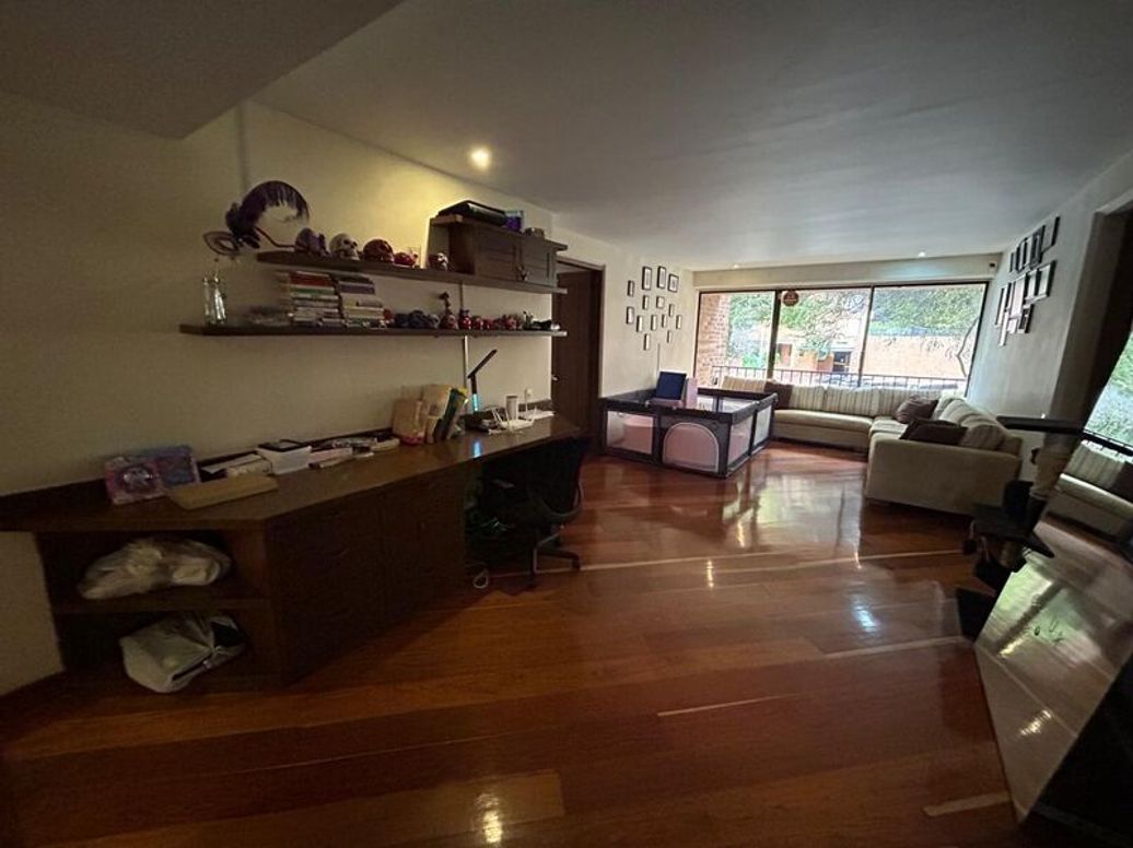 Apartamento de 4 alcobas en venta en El Refugio, Bogotá, 331 m² · foto 15 de 20