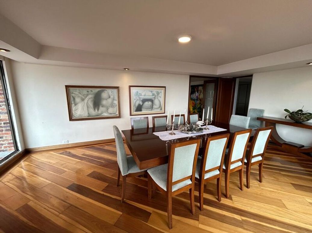 Apartamento de 4 alcobas en venta en El Refugio, Bogotá, 331 m² · foto 7 de 20