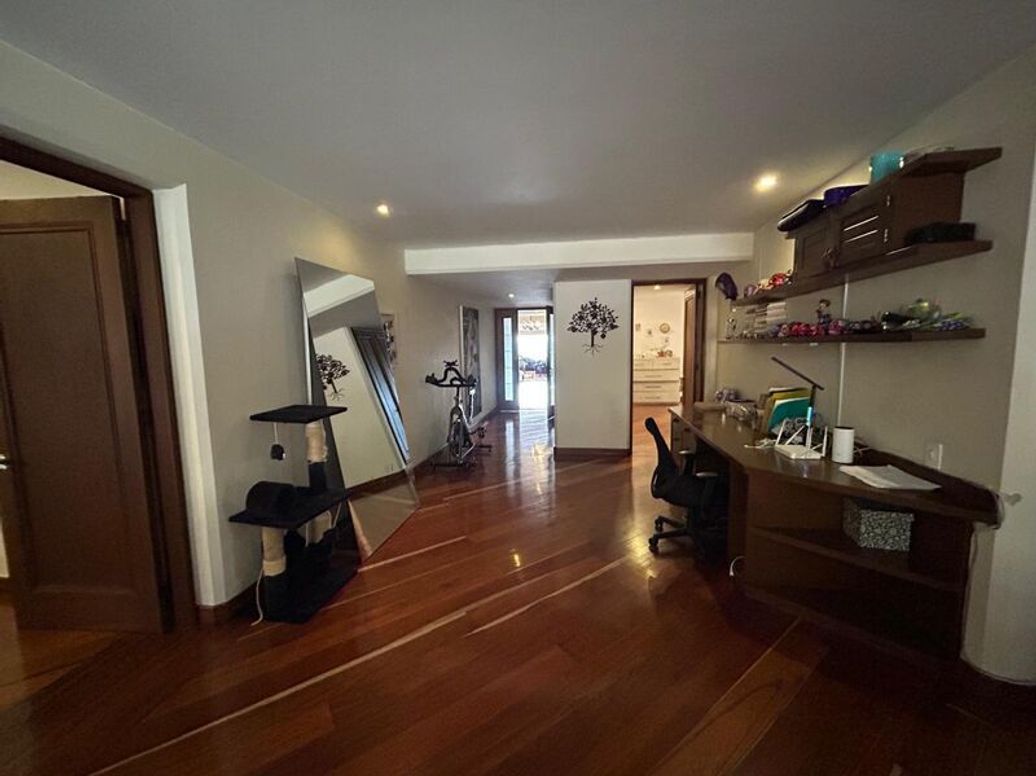 Apartamento de 4 alcobas en venta en El Refugio, Bogotá, 331 m² · foto 14 de 20