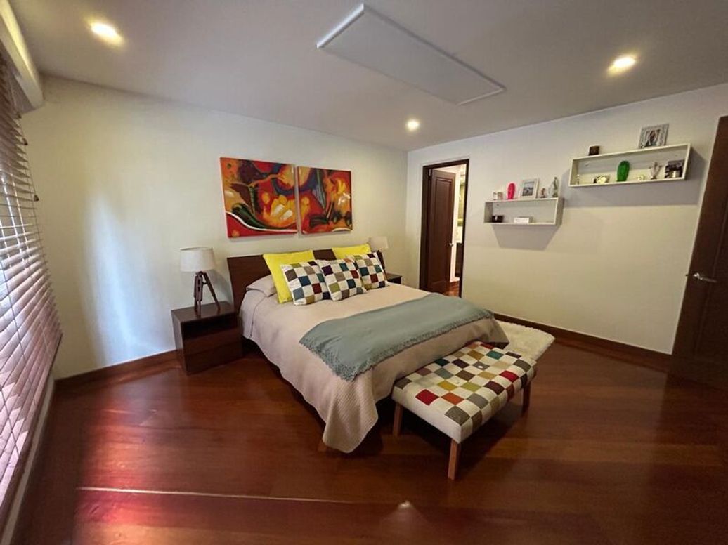 Apartamento de 4 alcobas en venta en El Refugio, Bogotá, 331 m² · foto 17 de 20
