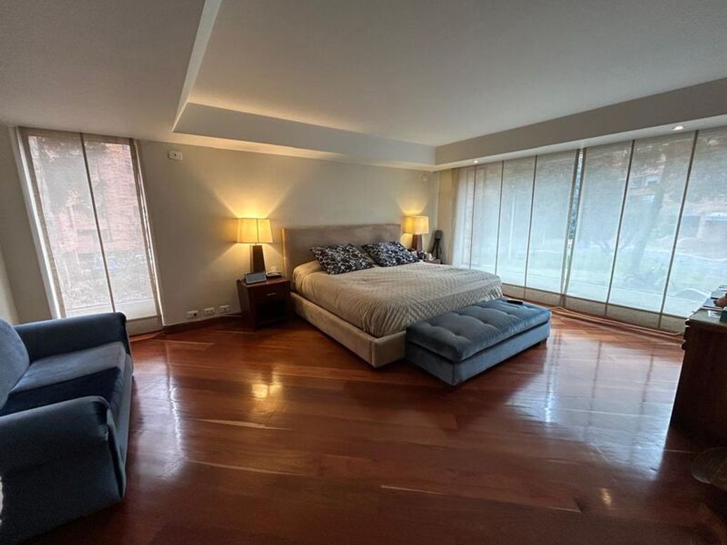Apartamento de 4 alcobas en venta en El Refugio, Bogotá, 331 m² · foto 20 de 20