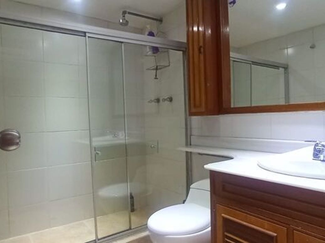 Apartamento de 4 alcobas en venta en Santa Barbara Central, Bogotá, 192 m² · foto 17 de 20