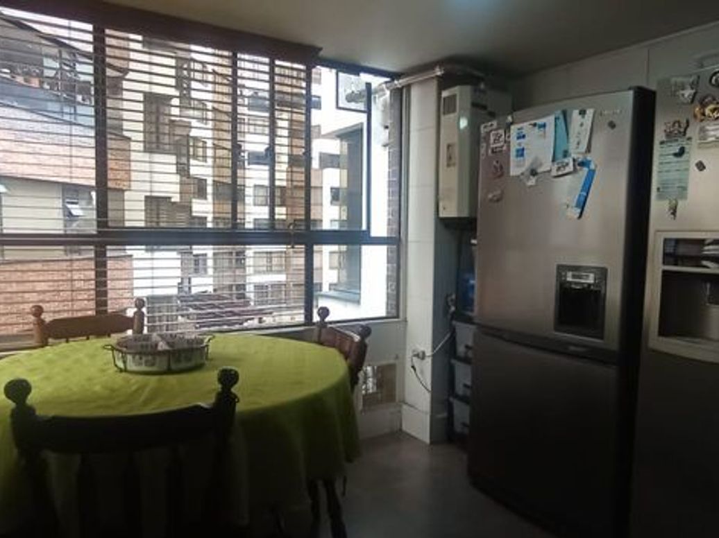 Apartamento de 4 alcobas en venta en Santa Barbara Central, Bogotá, 192 m² · foto 19 de 20