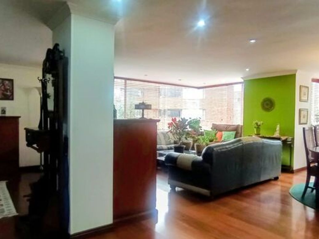 Apartamento de 4 alcobas en venta en Santa Barbara Central, Bogotá, 192 m² · foto 4 de 20