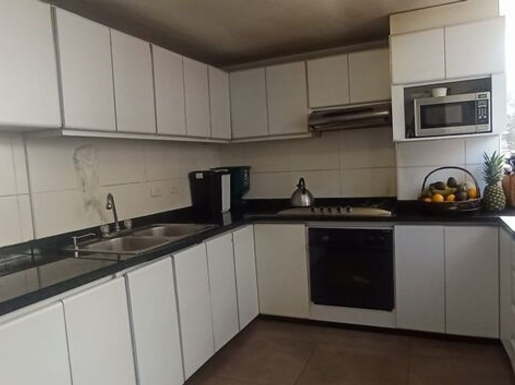 Apartamento de 4 alcobas en venta en Santa Barbara Central, Bogotá, 192 m² · foto 18 de 20