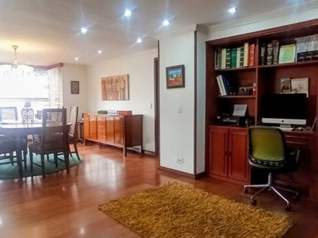 Apartamento de 4 alcobas en venta en Santa Barbara Central, Bogotá, 192 m² · foto 6 de 20