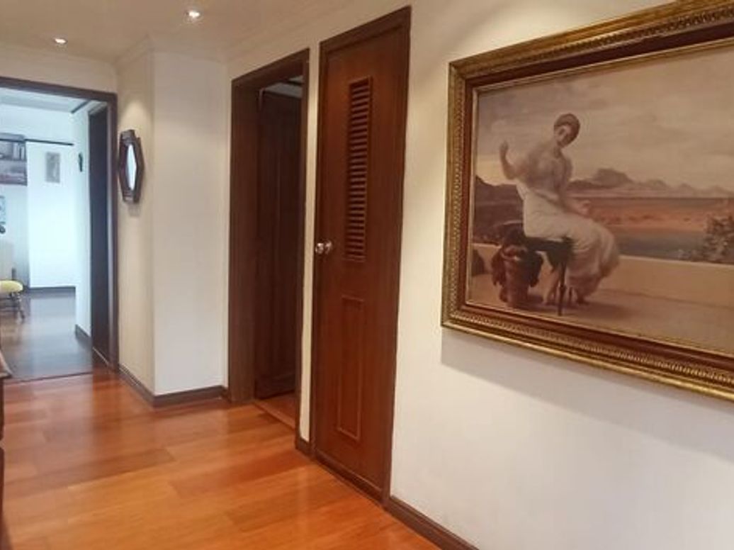 Apartamento de 4 alcobas en venta en Santa Barbara Central, Bogotá, 192 m² · foto 7 de 20